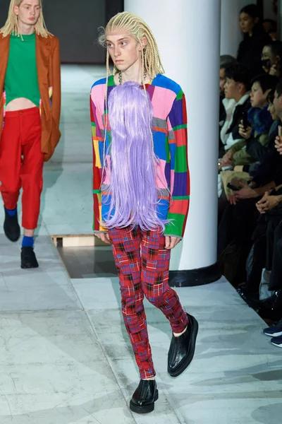 Look 15